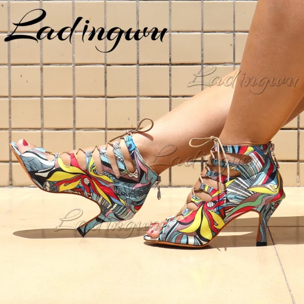 Chulísimas Botas de baile con Graffiti creativo - Imagen 5