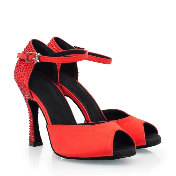 Llamativos zapatos de baile latino rojos
