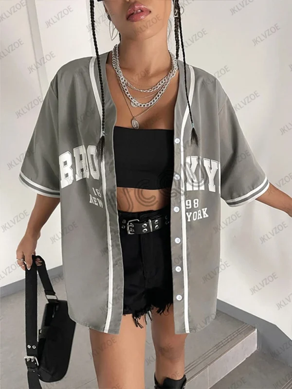 Blusa Negra con Estampado Brooklyn para Mujer - Bailongas | Estilo Urbano y Moderno - Imagen 5