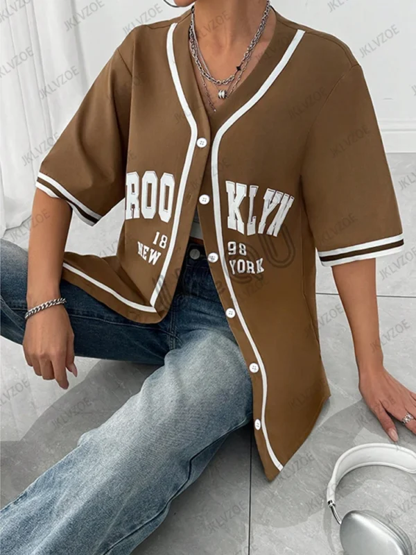 Blusa Negra con Estampado Brooklyn para Mujer - Bailongas | Estilo Urbano y Moderno - Imagen 4