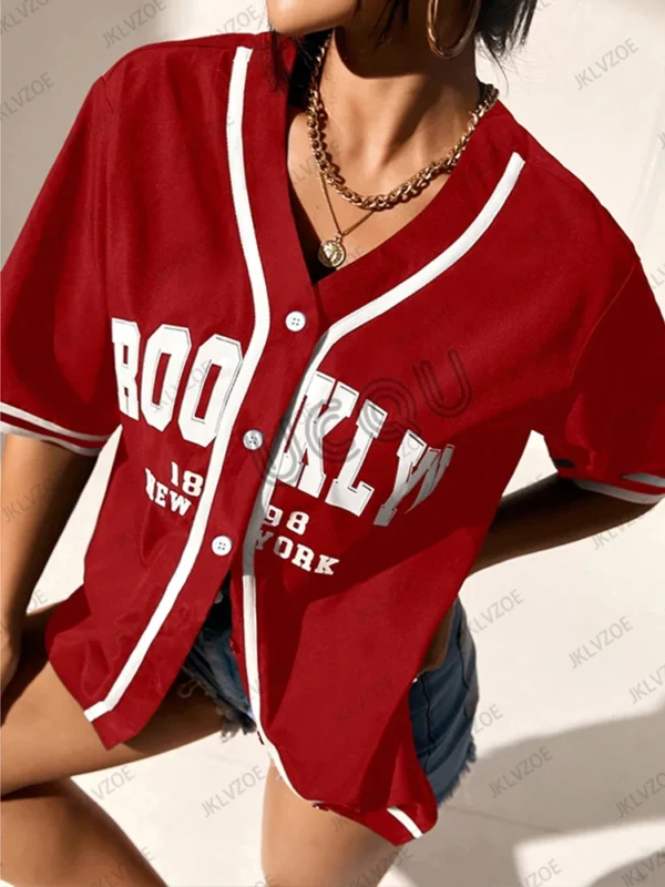 Blusa Negra con Estampado Brooklyn para Mujer - Bailongas | Estilo Urbano y Moderno - Imagen 2