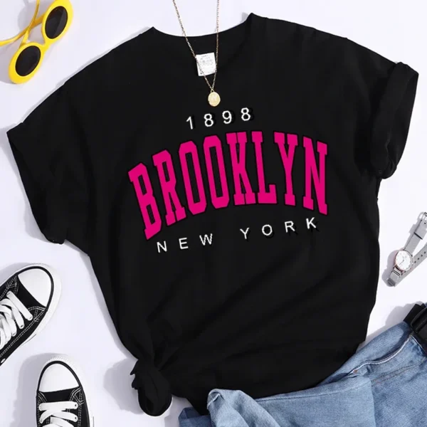 Camiseta de Mujer 1898 Brooklyn New York - Bailongas | Estilo Urbano y Clásico para Tu Look Diario
